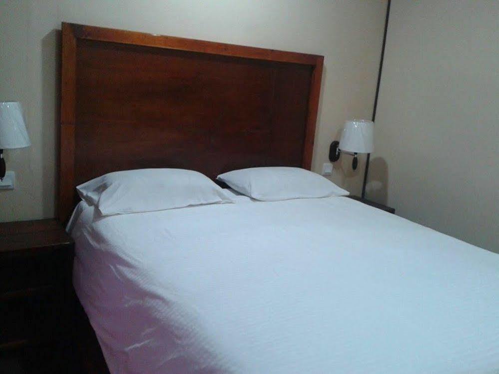 ซีเซอร์ เพลส Motel Kundasang ภายนอก รูปภาพ